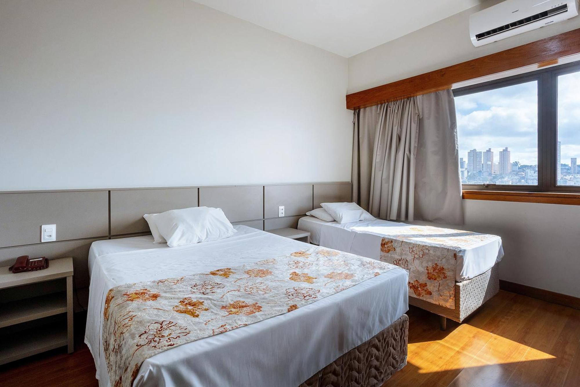 Hotel Nacional Inn เบโลโอรีซอนชี ภายนอก รูปภาพ